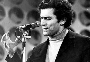 Luigi-Tenco-morte-sospetta-di-un-cantautore-Sanremo-Festival-magazine-ilbiondino.org-ProsMedia-Agenzia-CorteMedia---