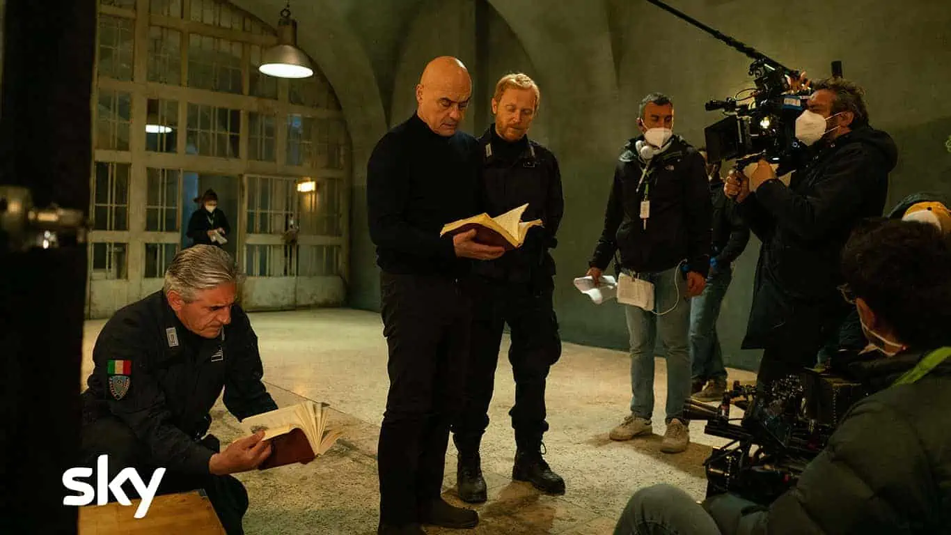 Serie tv Il Re - Luca Zingaretti - Sky Tv e piattaforma Now---