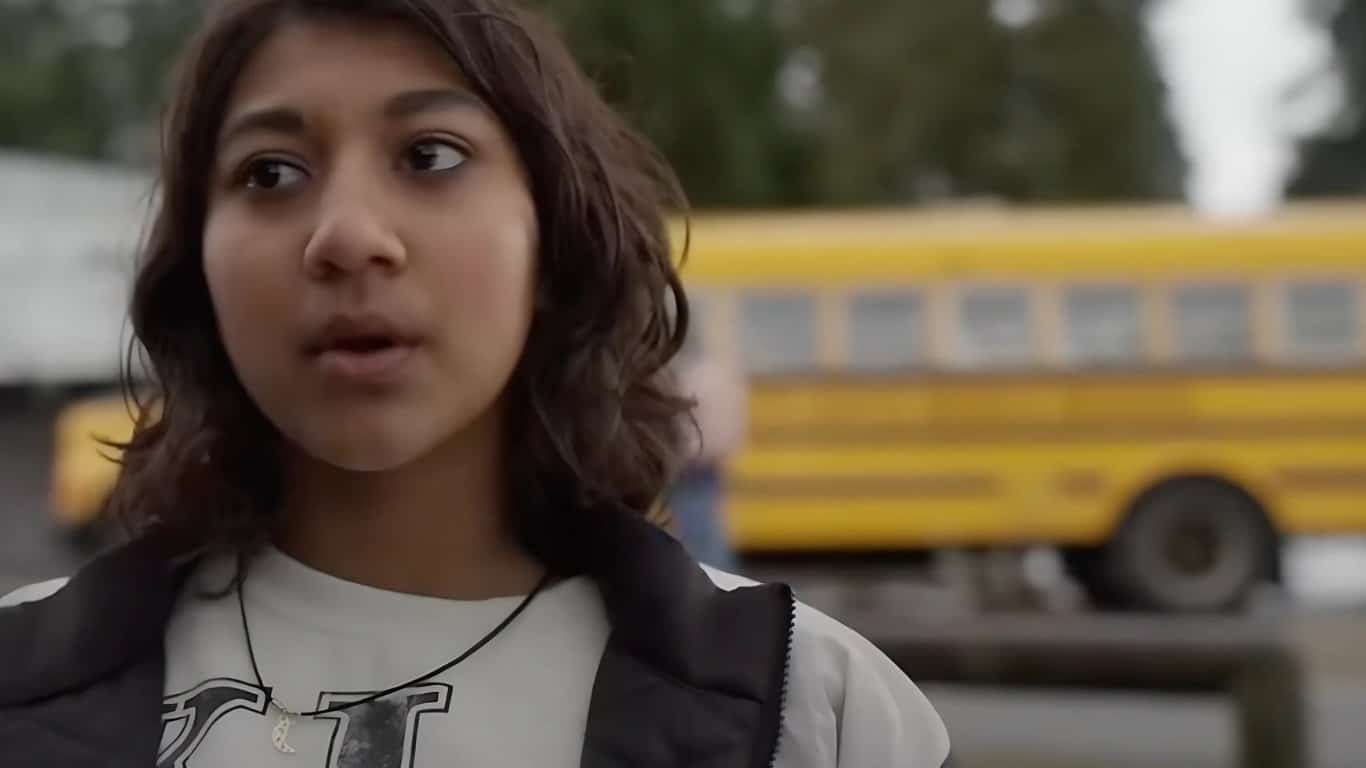 Reena Virk rappresentata nella serie Under the Bridge